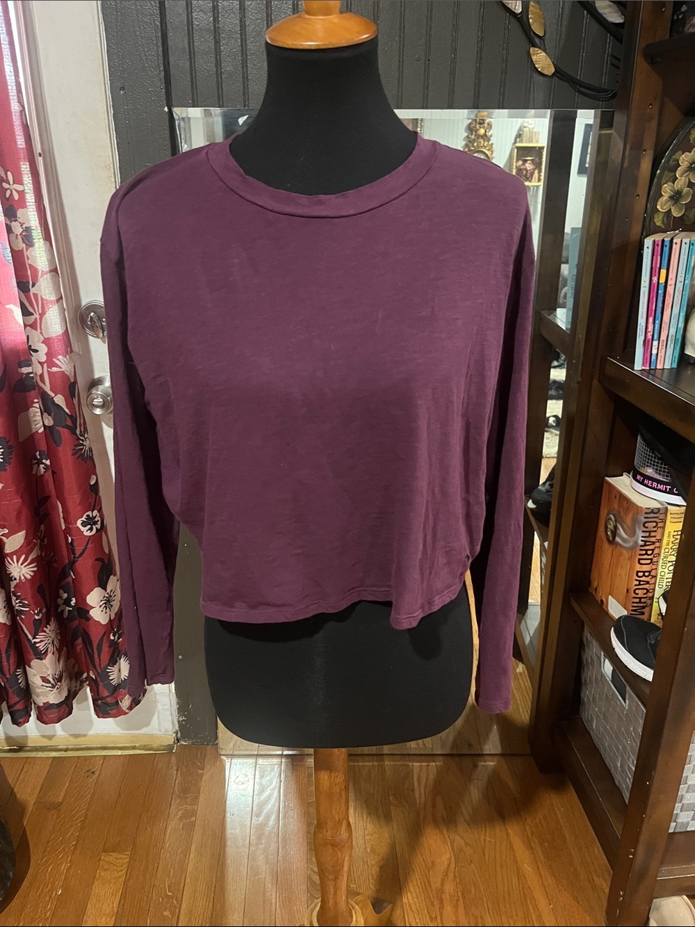 PINK Victoria's Secret Long Sleeve Crewneck Crop Top - Plum